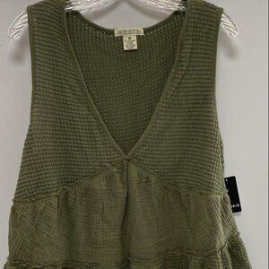 NWT Festi tiered sleeveless top, size 00/M/10